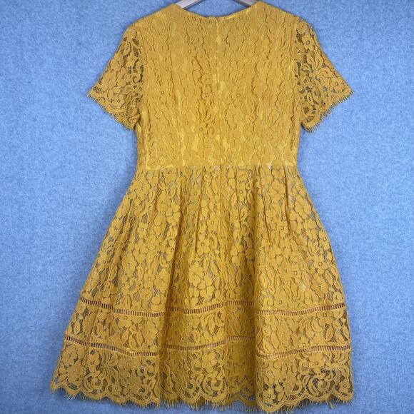 L4004 Unbranded Short Sleeve Flare Lace dress Size Large - Picture 6 of 9